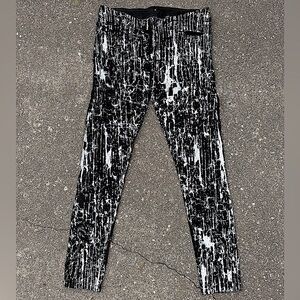 Bebe Jeans Black and White Paint Splatter Denim Stretchy Jean Size 31